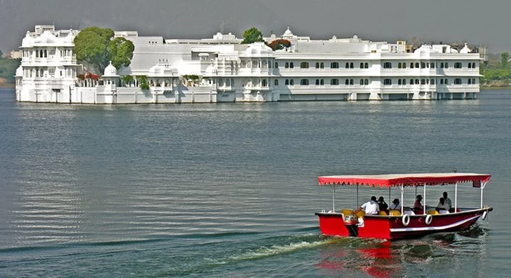 Boat Ride In Udaipur